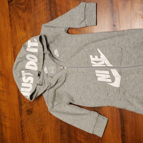 Nike Baby Coverall/Onesie - Picture 2 of 5